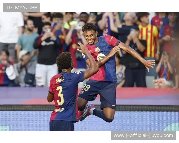 巴萨亚马尔半场奔袭后推射完成精彩绝伦画面